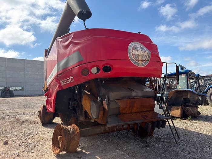 colheitadeira-massey-ferguson-6990-2023