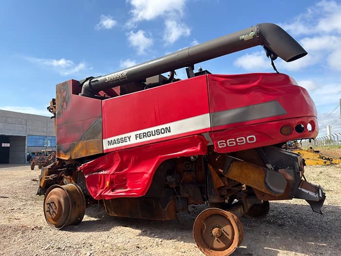 colheitadeira-massey-ferguson-6990-2023