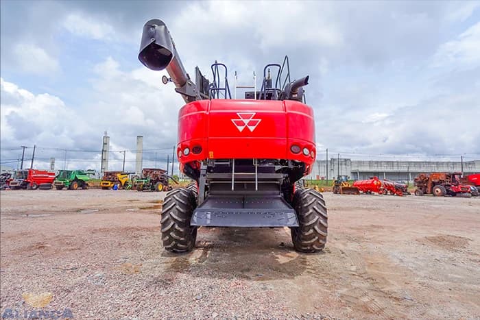 Colheitadeira Massey Ferguson 9695