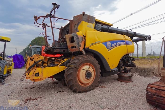 Colheitadeira New Holland CR 9.90