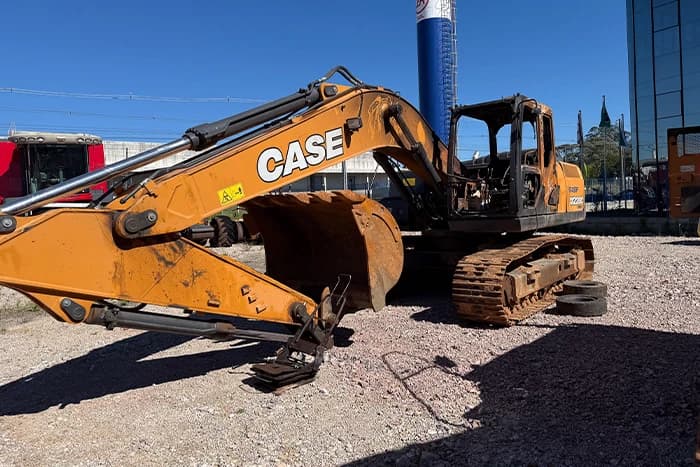 Escavadeira Case CX220C