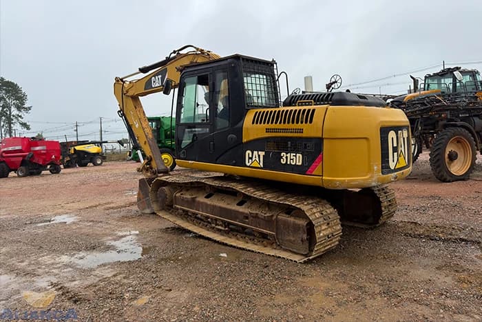 escavadeira-caterpillar-315-2015