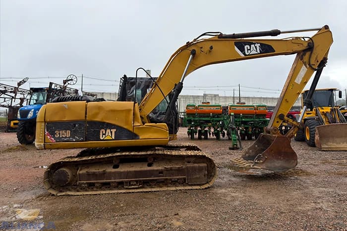 escavadeira-caterpillar-315-2015