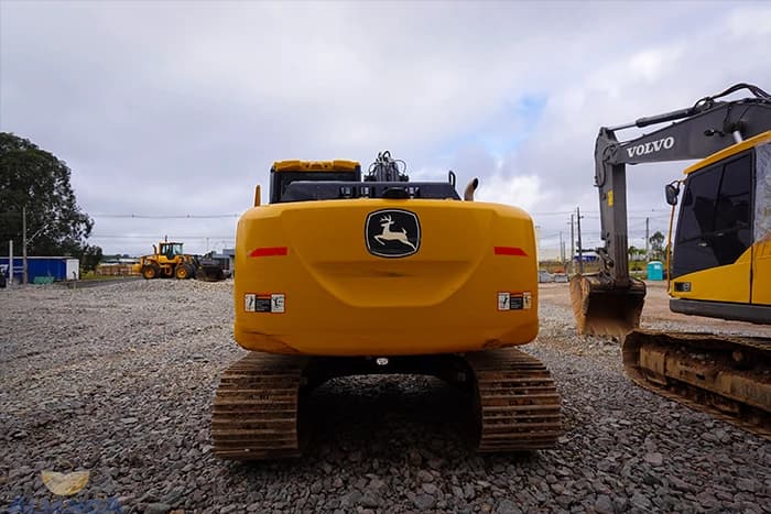 escavadeira-john-deere-130glc-2024