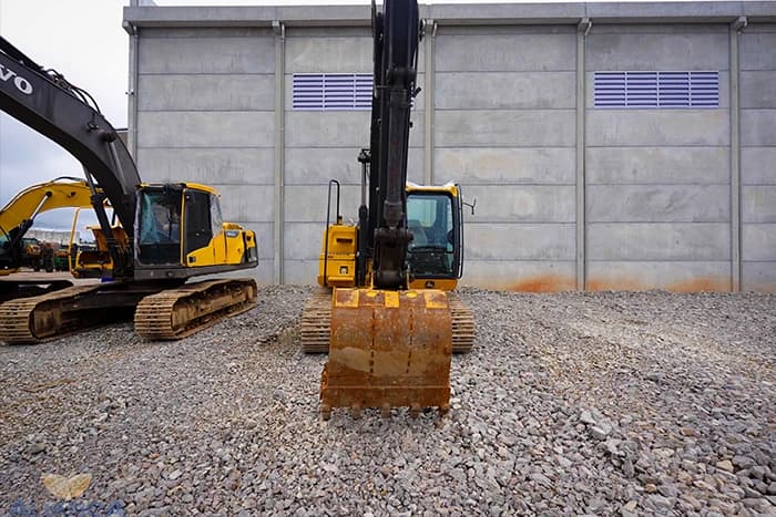 escavadeira-john-deere-130glc-2024