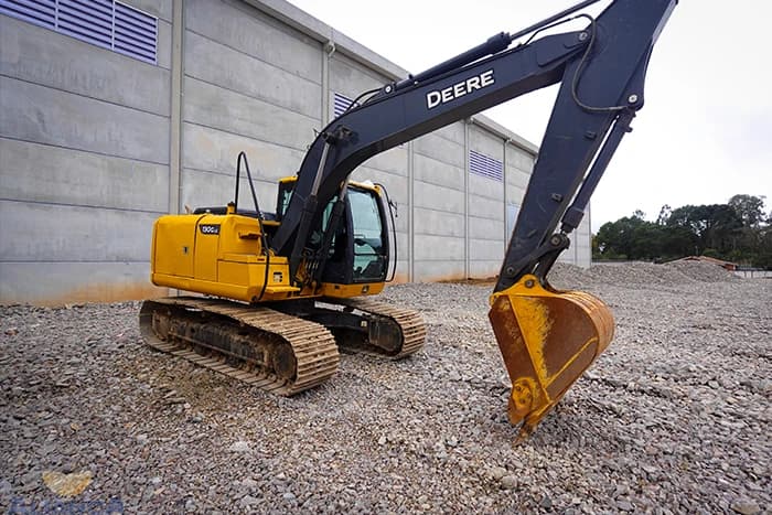 escavadeira-john-deere-130glc-2024