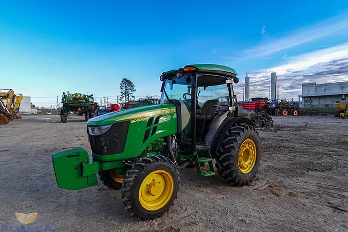 Trator John Deere 5060EN