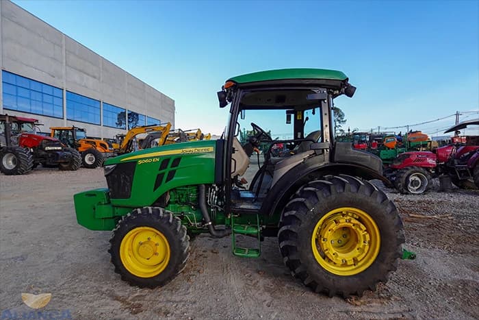 Trator John Deere 5060EN