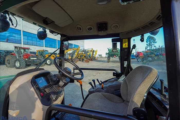 Trator John Deere 5060EN