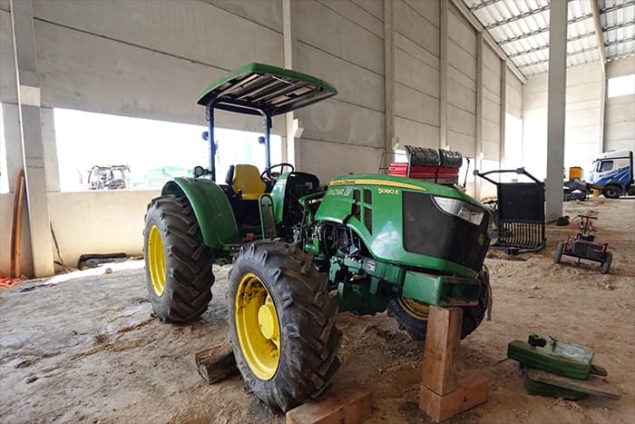 Trator John Deere 5080E