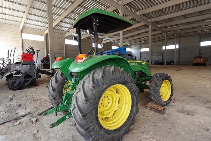 Trator John Deere 5080E