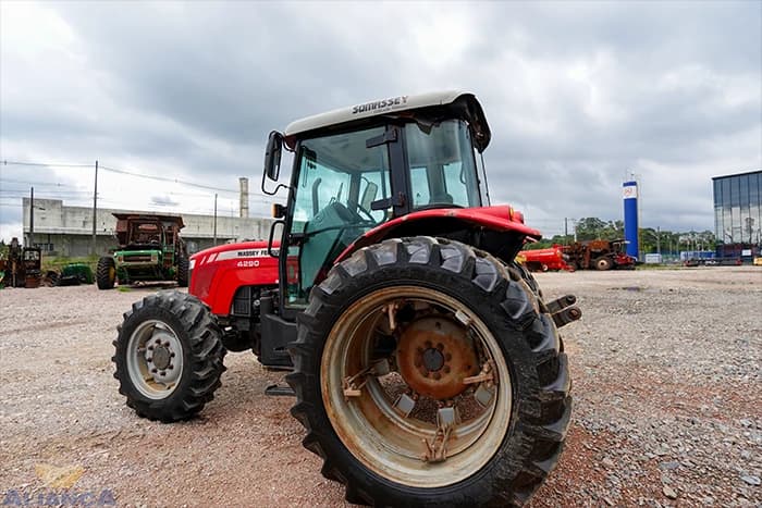 Trator Massey Ferguson 4290
