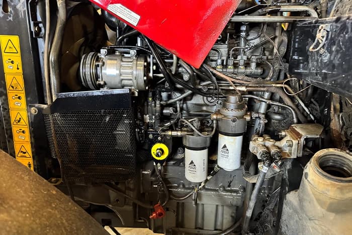Trator Massey Ferguson 6713