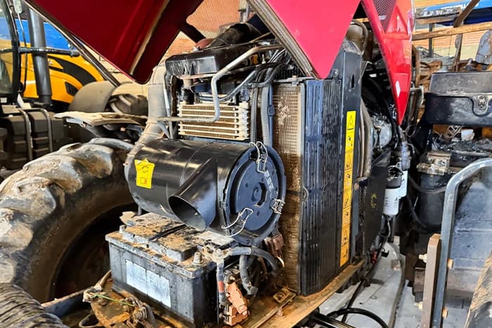 Trator Massey Ferguson 6713