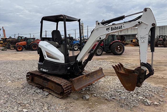 miniescavadeira-bobcat-e27z-2020