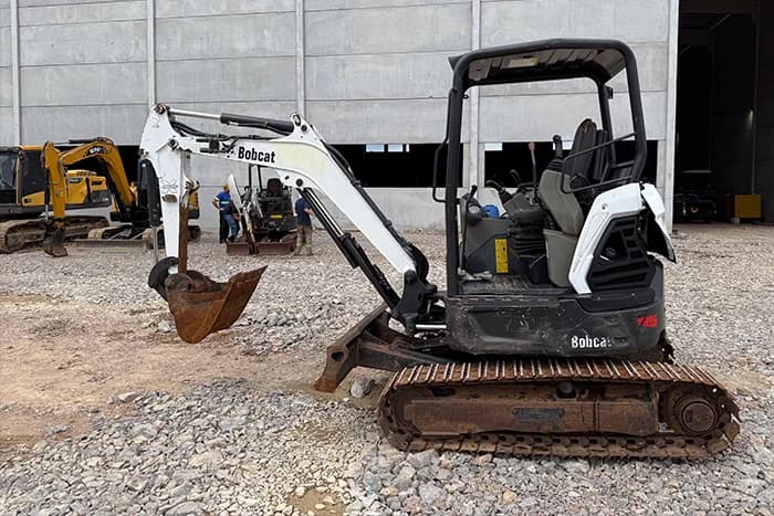 miniescavadeira-bobcat-e27z-2020