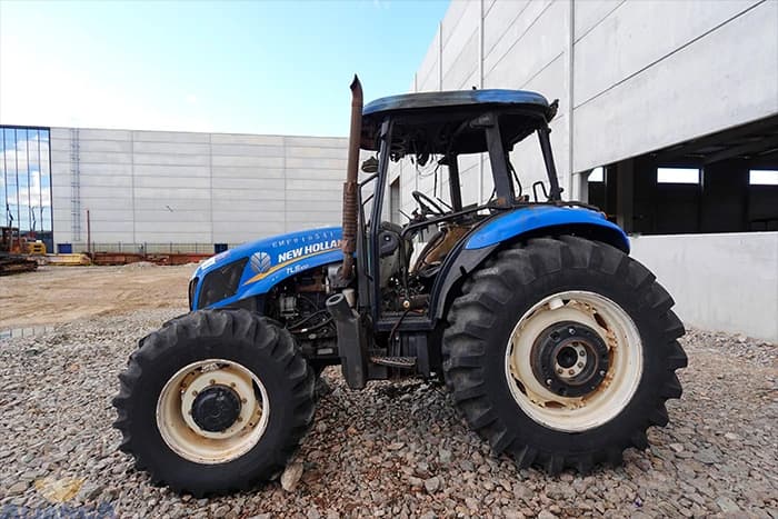 Trator New Holland TL 5100