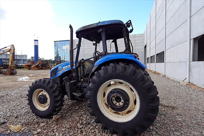 Trator New Holland TL 5100
