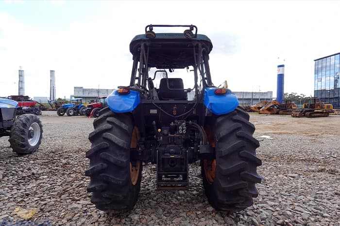 Trator New Holland TL 5100