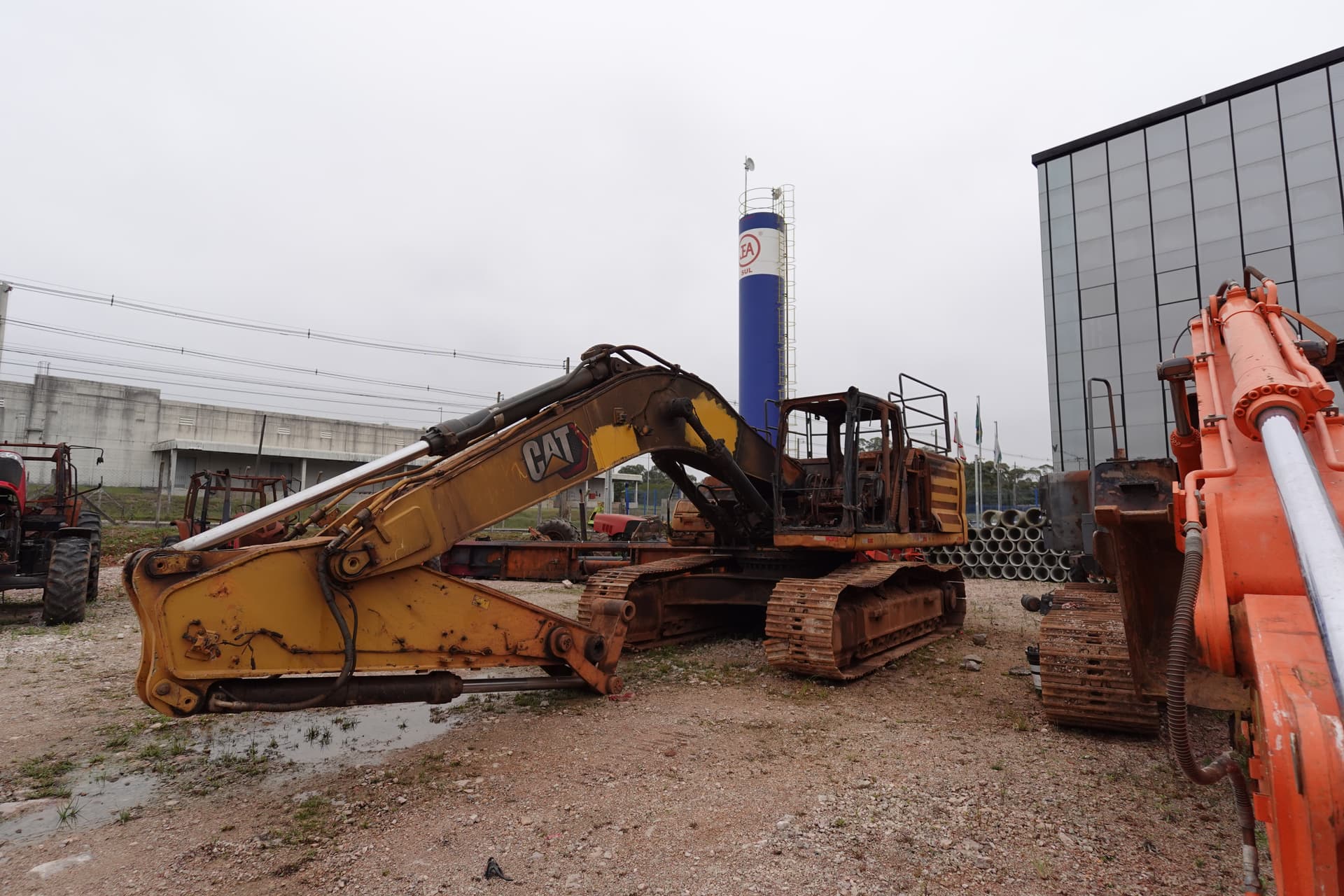 Escavadeira Caterpillar 336