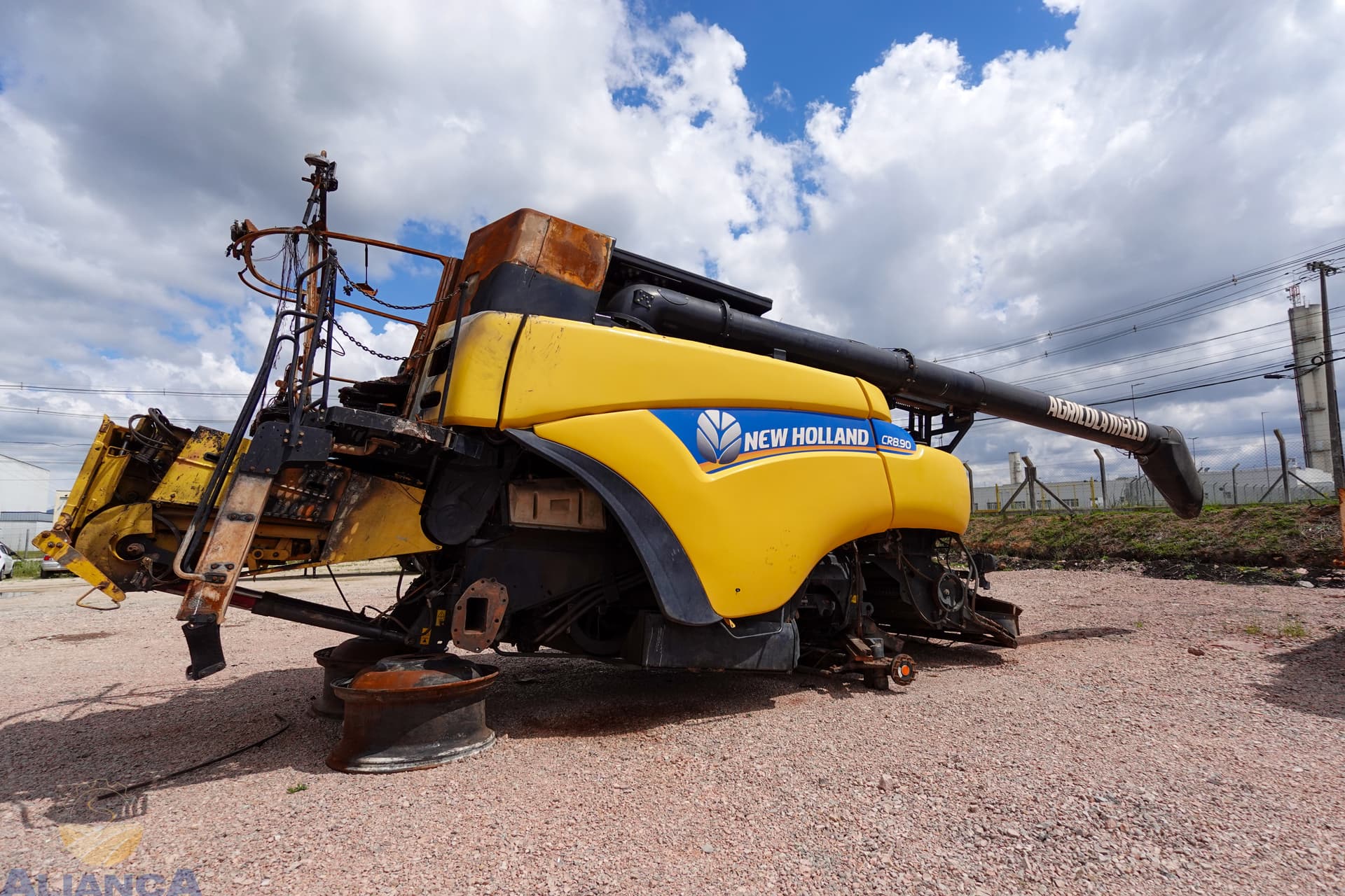 Colheitadeira New Holland CR 8.90