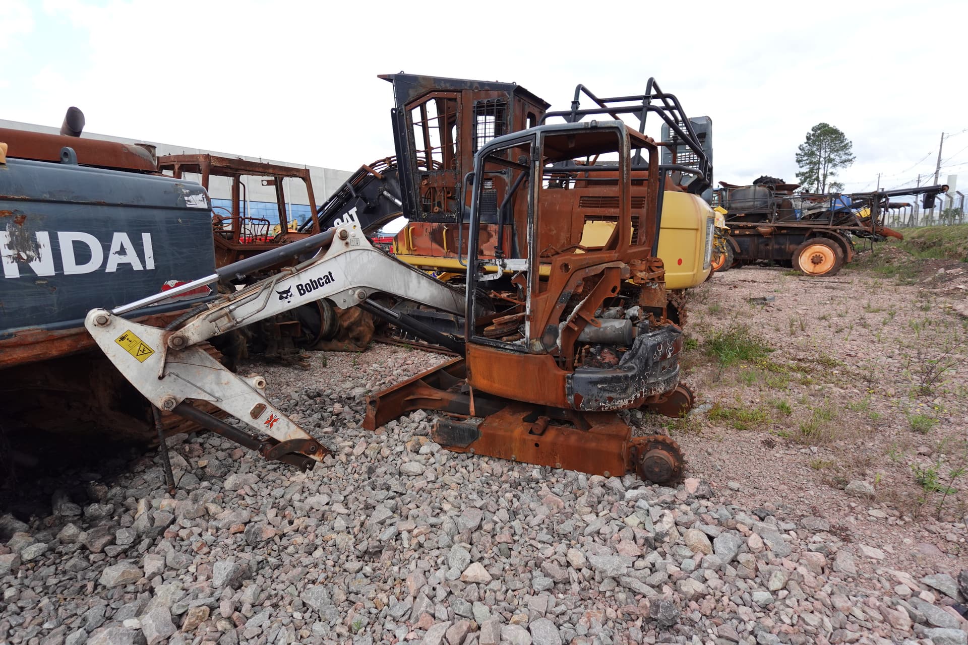 MiniEscavadeira Bobcat e35z
