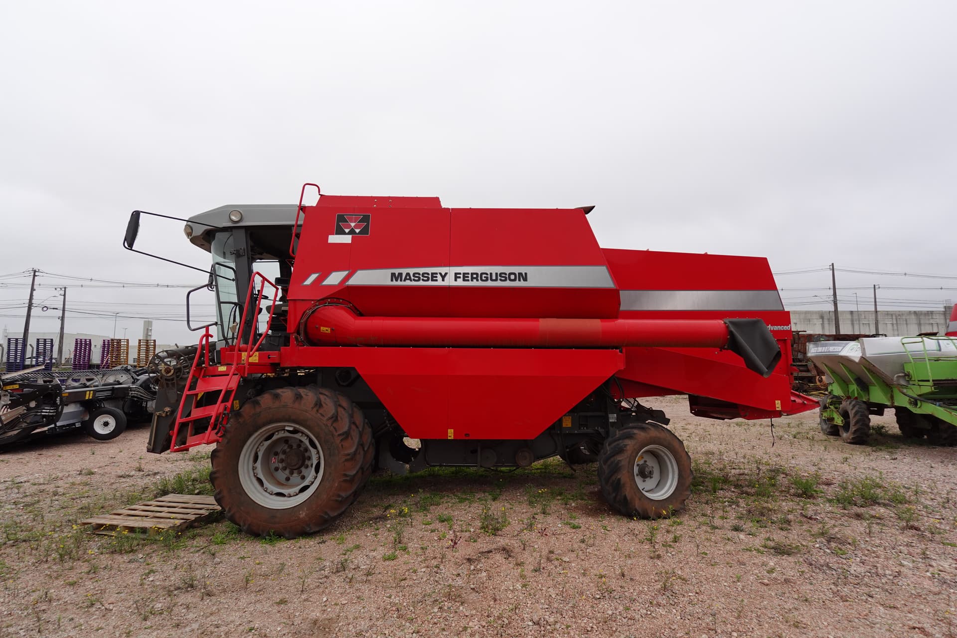 Colheitadeira Massey Ferguson MF 32