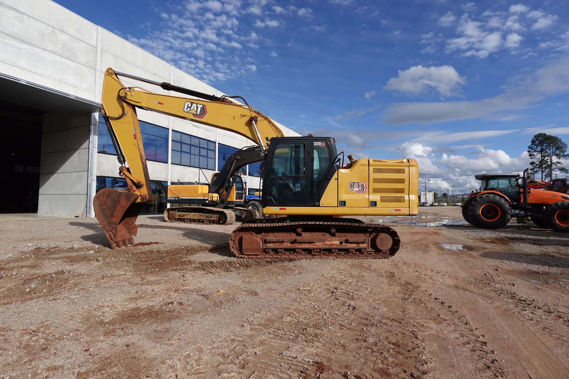 Escavadeira CAT 320